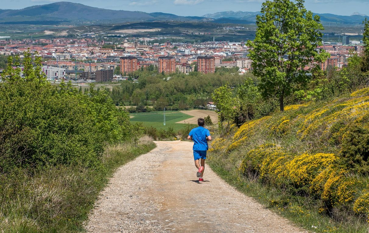 ¿Puedo ir al monte o andar en bici fuera de Vitoria-Gasteiz?