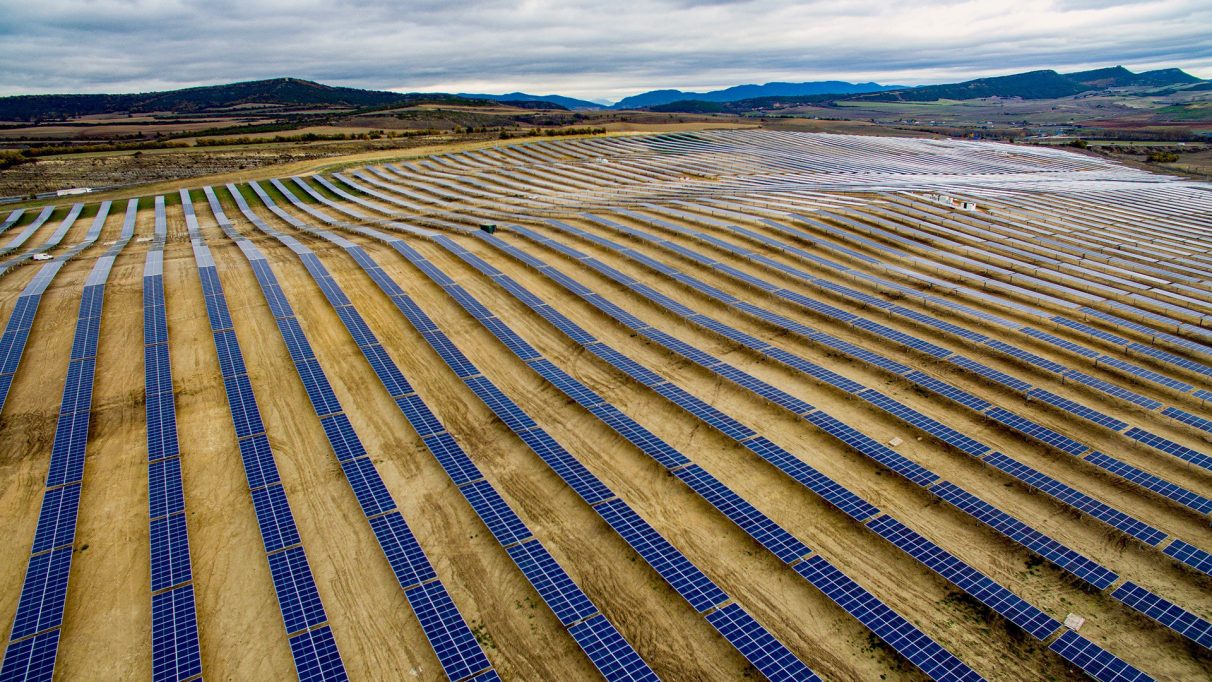 Luz verde a 90.000 placas solares en fincas de Vitoria-Gasteiz y Elburgo