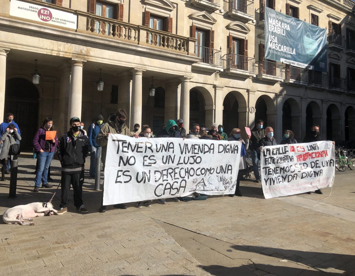 Los ocupas de Olarizu no se quieren ir y advierten de un "desalojo violento" - Gasteiz Hoy