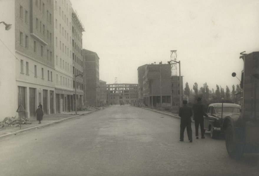 Perspectiva de la calle Coronación a finales de la década de los cincuenta. Fondo FSS.