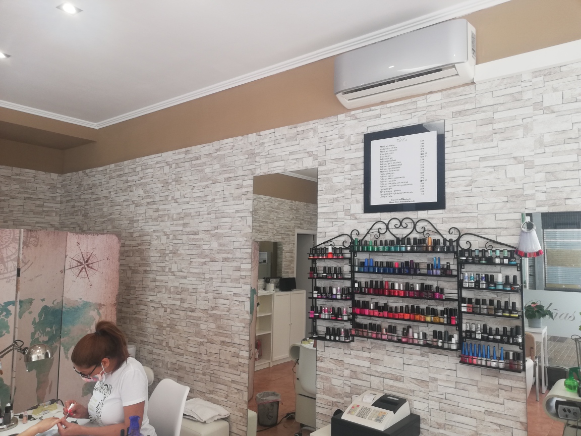 Ahorro energético tienda uñas Diana Ahorro energético tienda uñas Diana