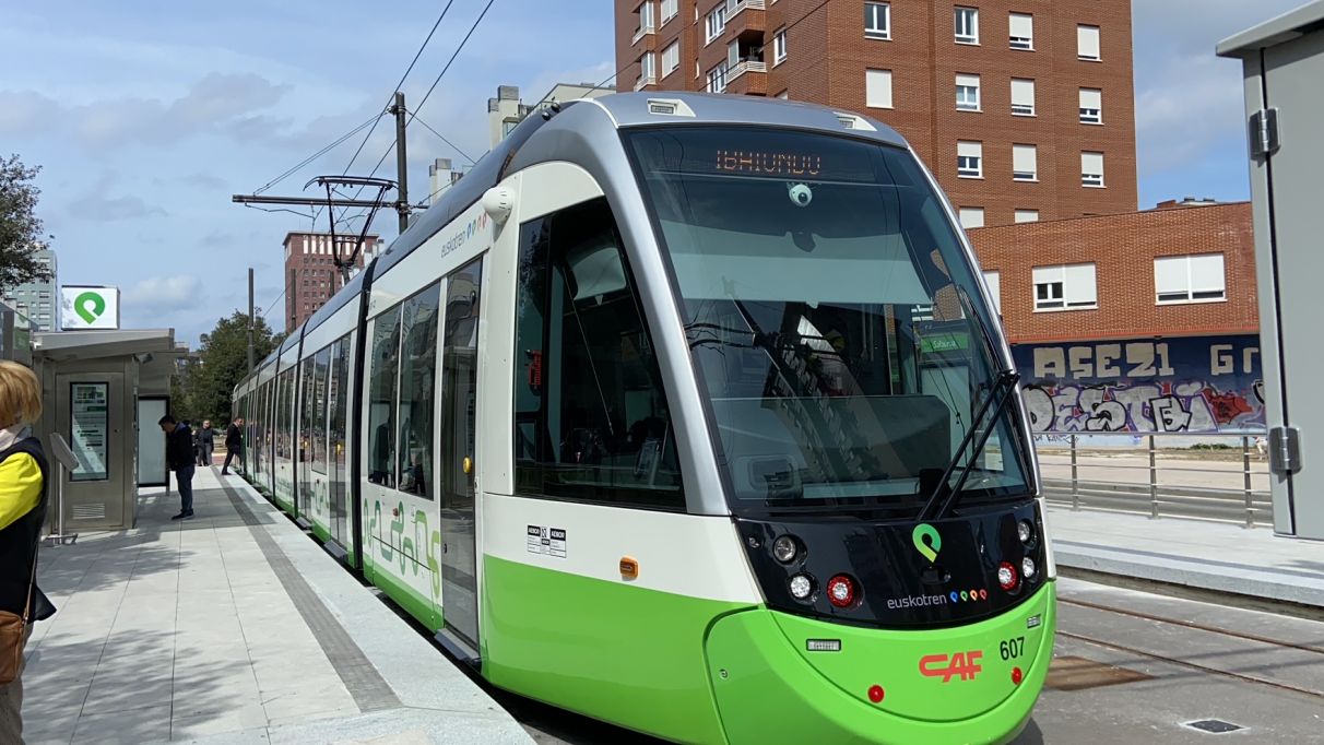 tranvia salburua inauguracion