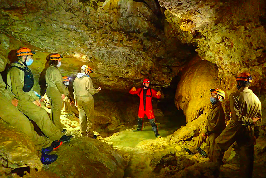 Cueva Iguaran Álava aventura