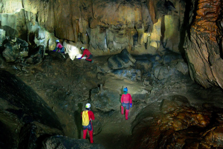 Cueva Mairuelegorreta Álava