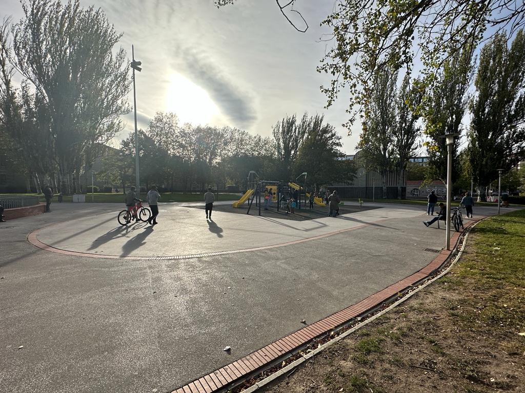 parque del norte columpios