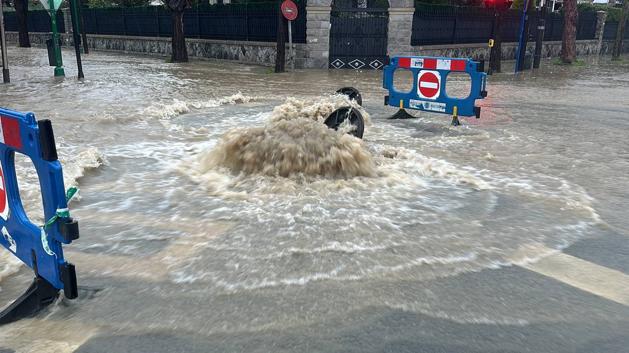 VIDEO Y FOTOS: Inundaciones en el sur por el desbordamiento de las alcantarillas