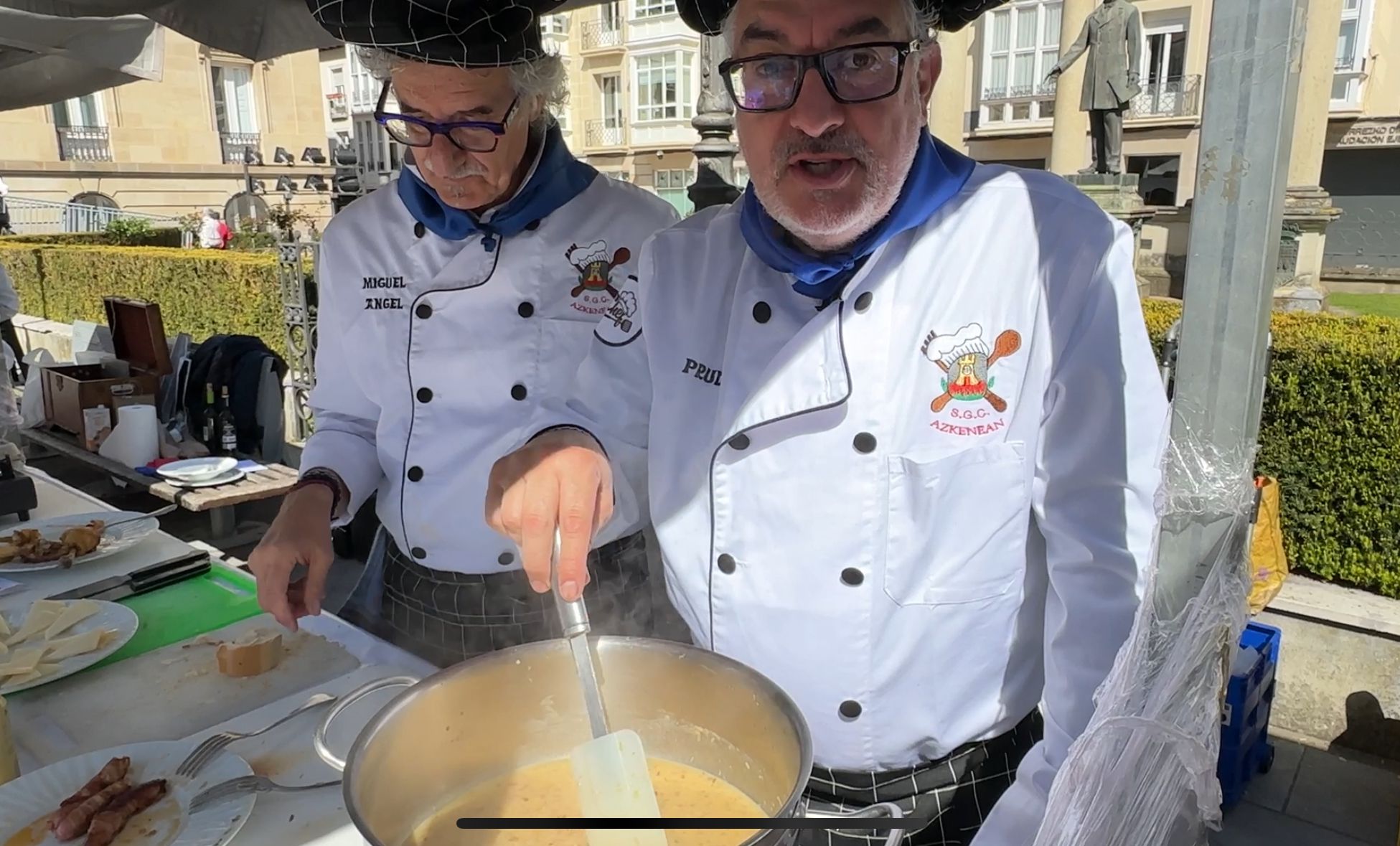 San Prudencio abre boca con revuelto de perretxikos y pollo al txakoli