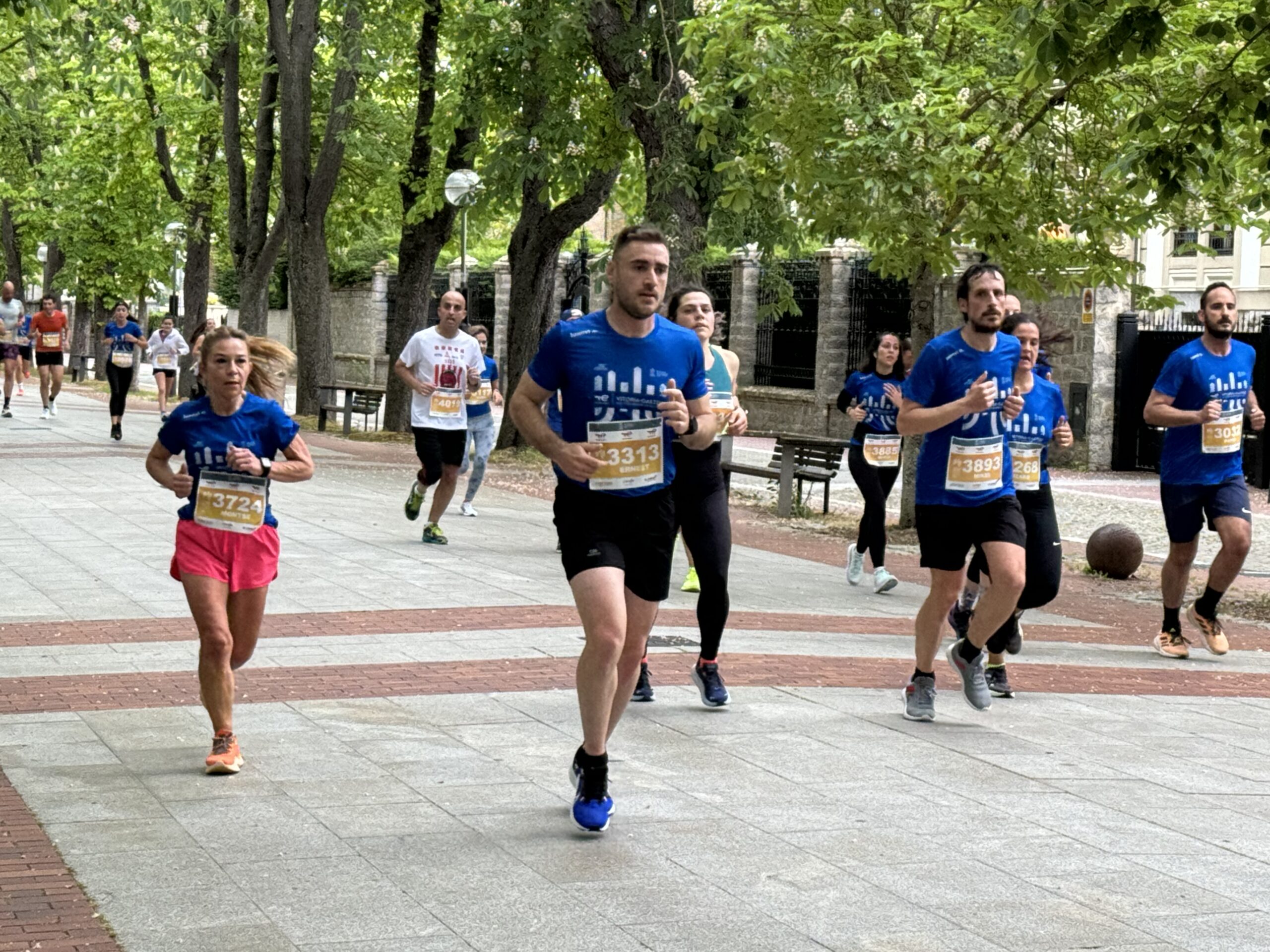 EN DIRECTO: La Maratón Martín Fiz recorre Vitoria